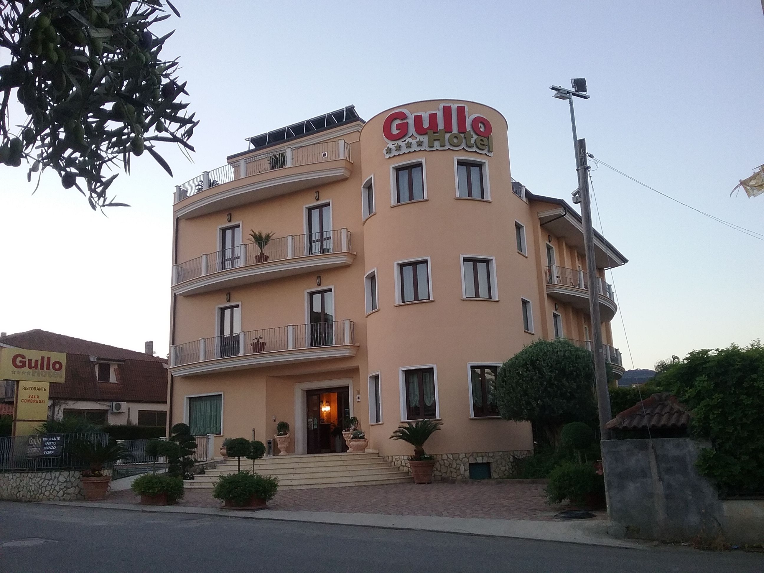 Gullo Hotel