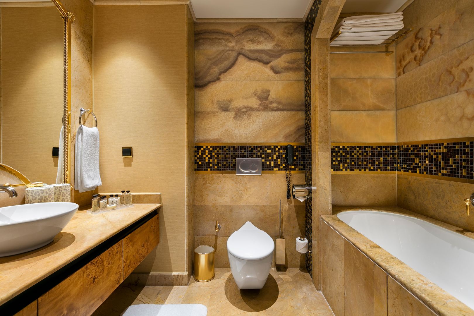 Mardan Palace
