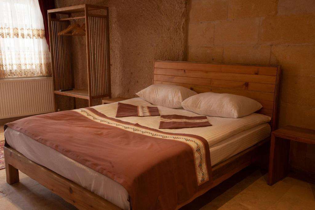 Narcissos Cave Hotel