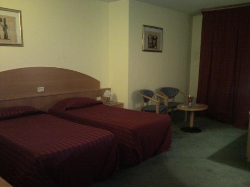 Ascot Lodging