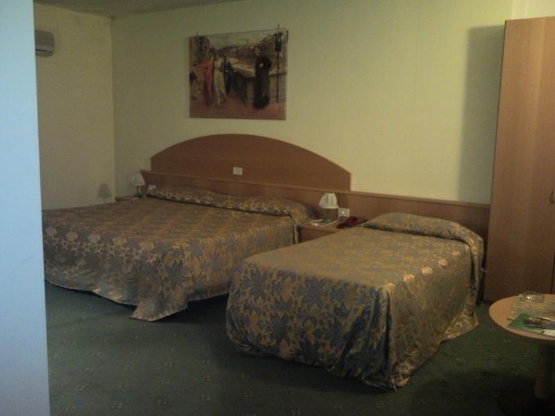 Ascot Lodging