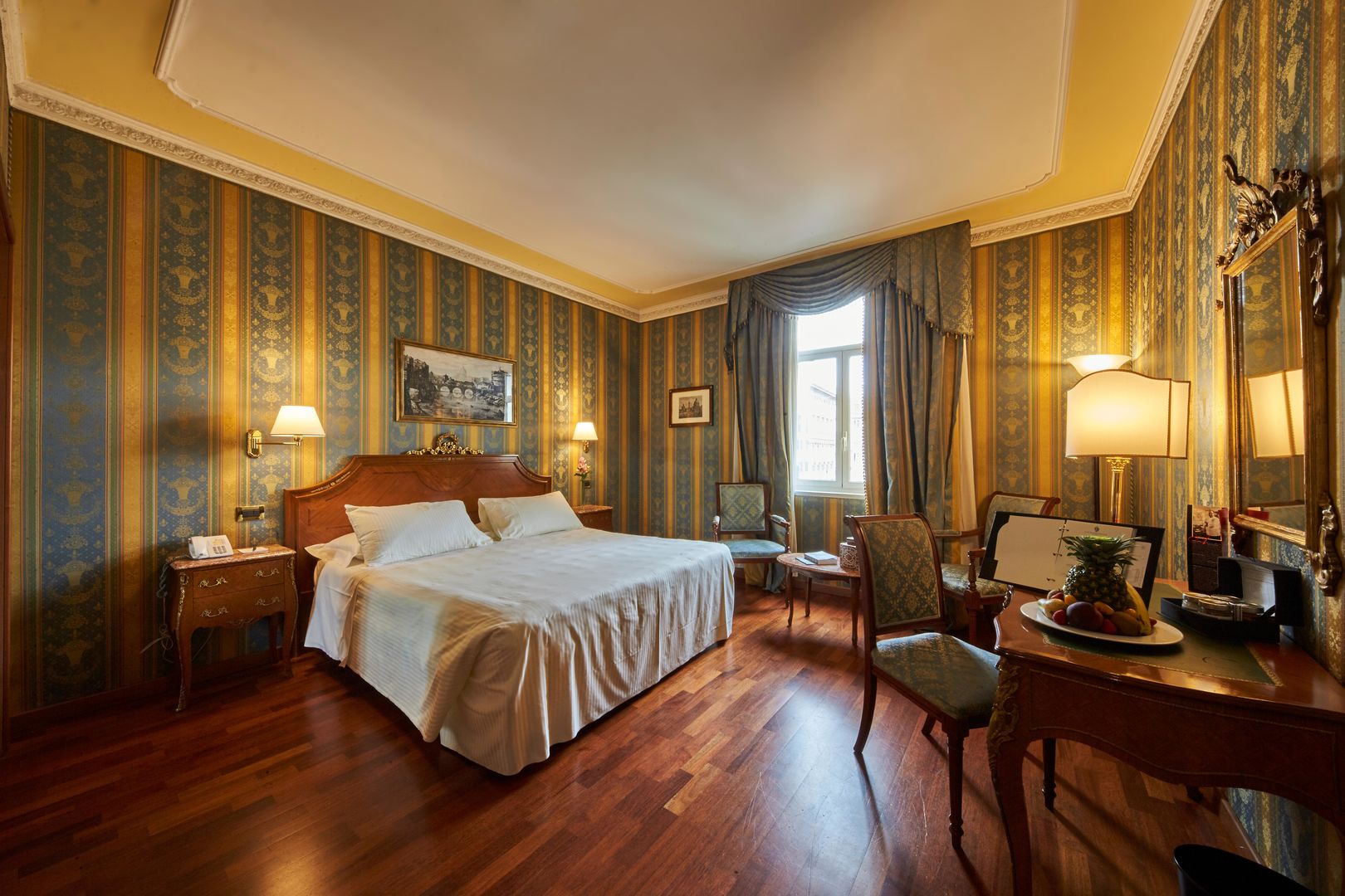 Sina Bernini Bristol, Autograph Collection