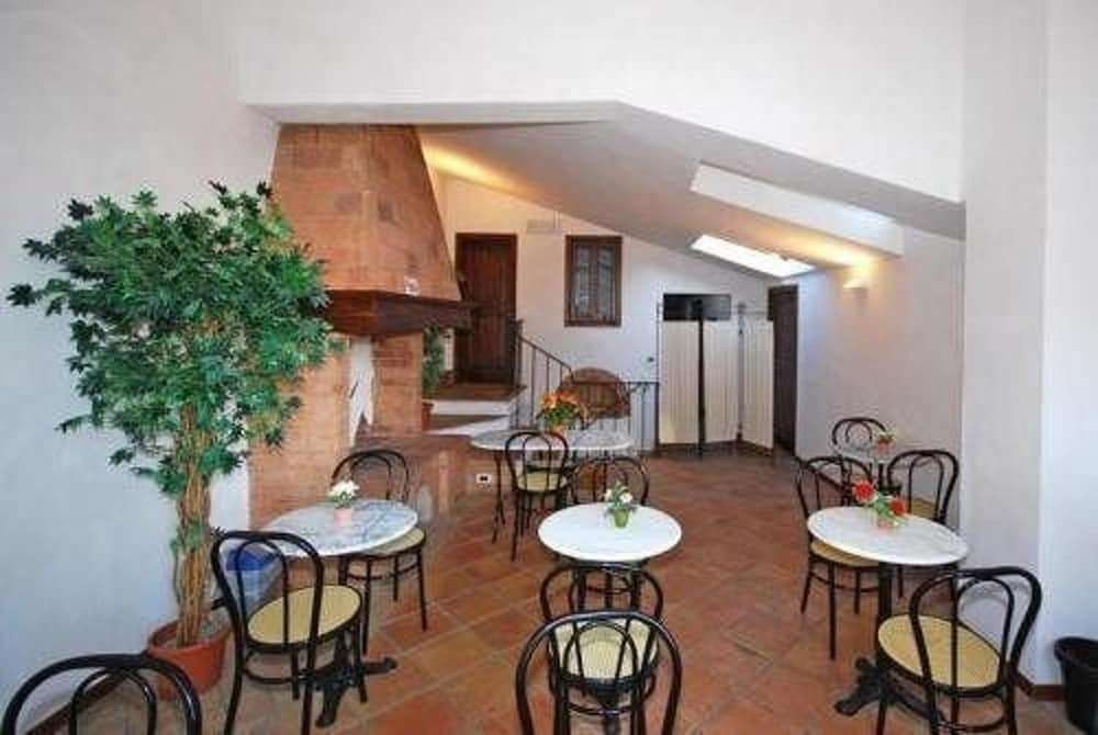 A La Casa Dei Potenti