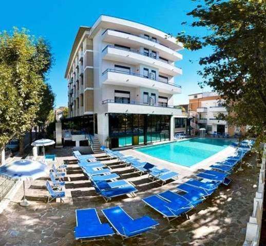 Tombary Hotel Queen Mary Cattolica