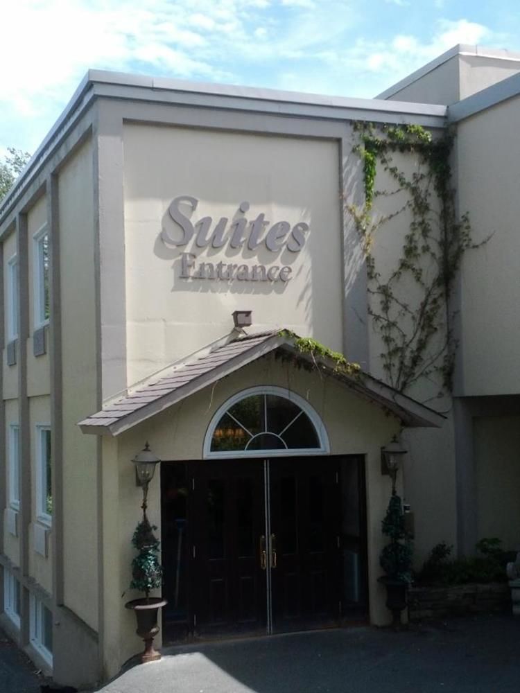 Monastery Spa & Suites