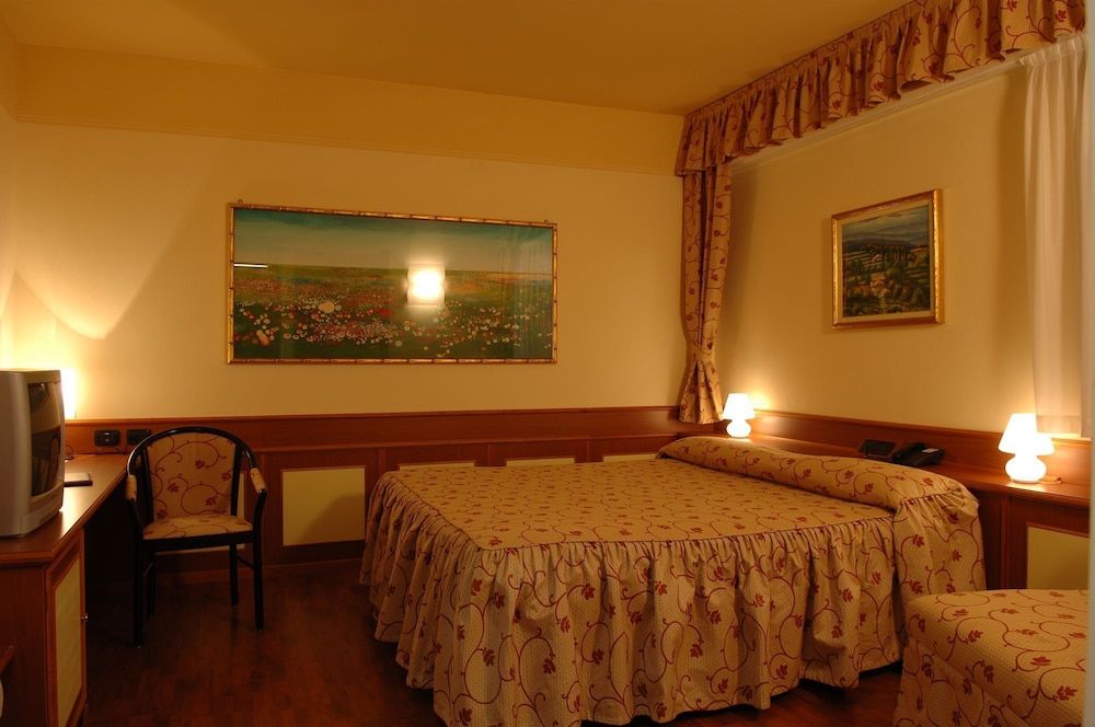 Melas Hotel