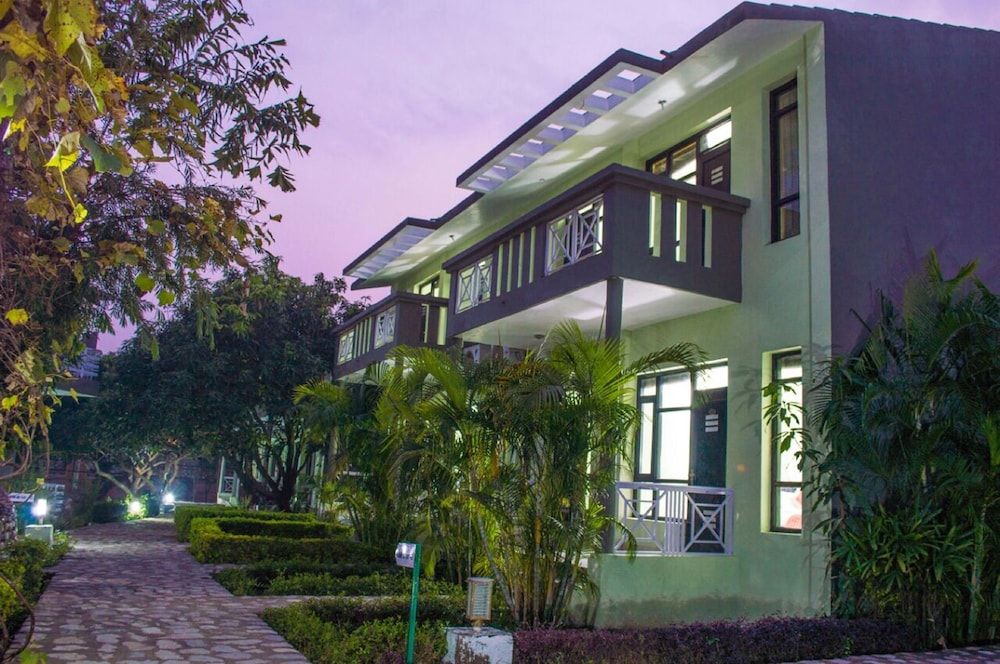 Aamod Corbett Resort & Spa