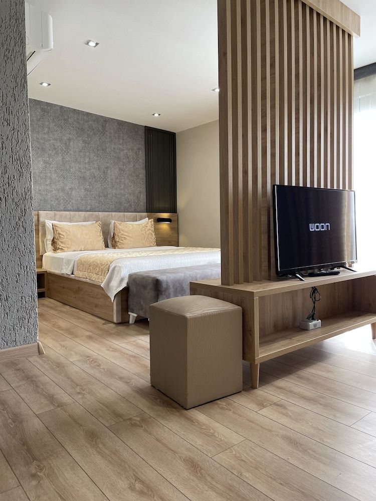 Inn Port Hotel