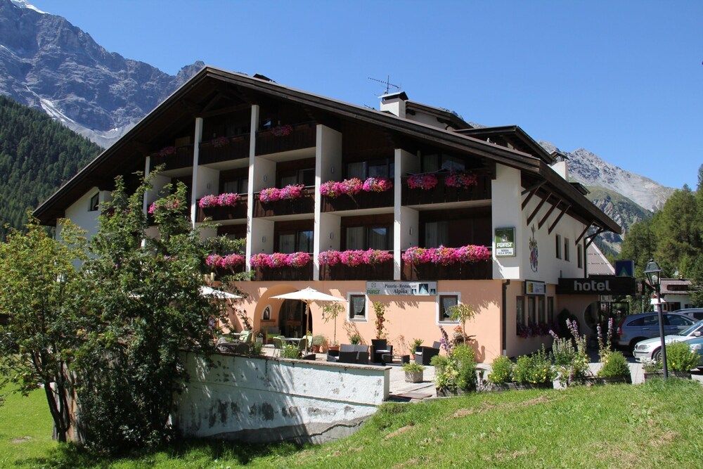Alpina Mountain Resort