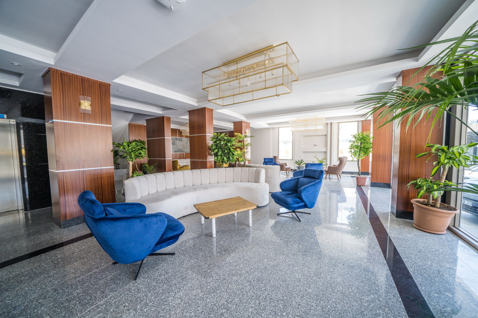 Point Beach Hotel