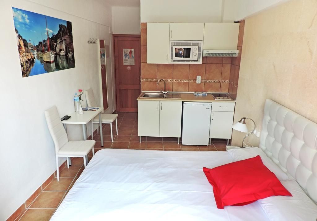 Marblau Hostal