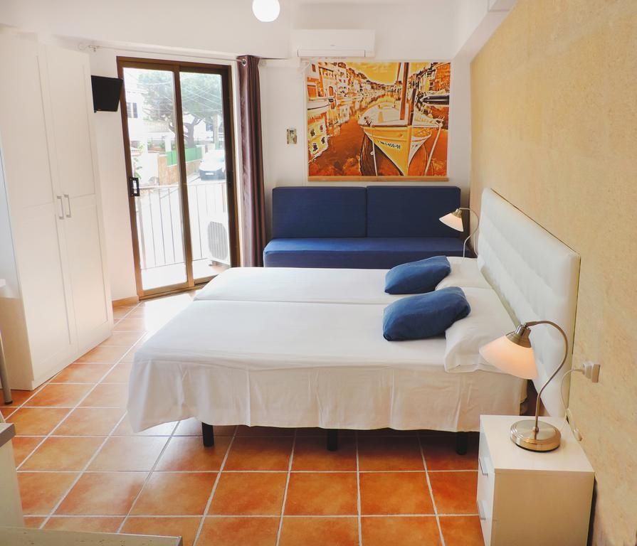 Marblau Hostal