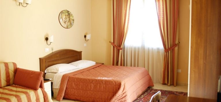 Greta Rooms