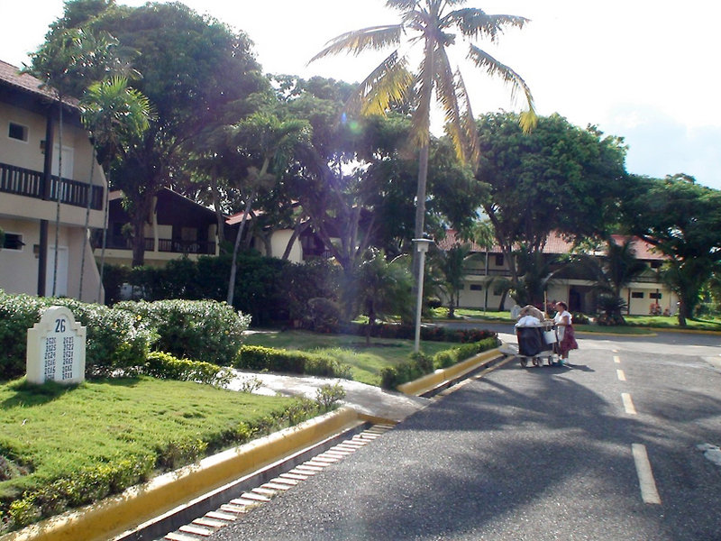 Fun Royale & Fun Tropical Beach Resort