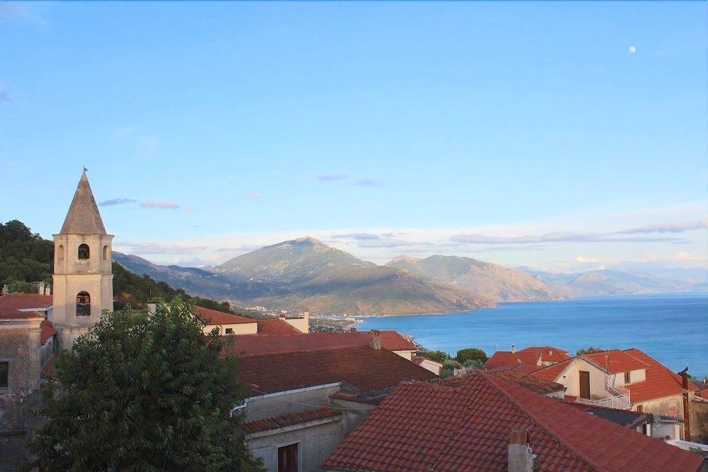 Ispani Inn Resort