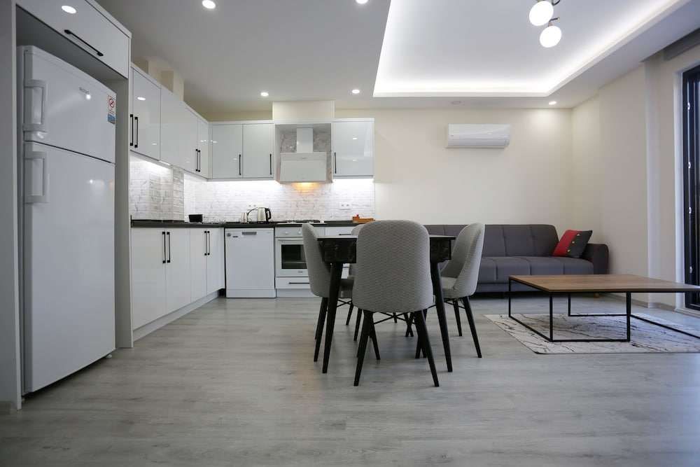 Bright House Apart