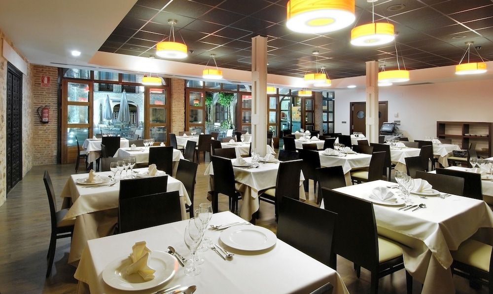 Cienbalcones Hotel