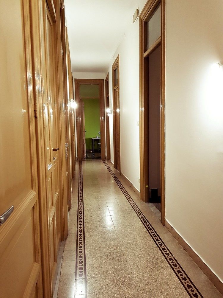 Jonathan Hostel & GuestHouse