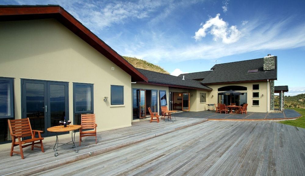 Parautane Lodge