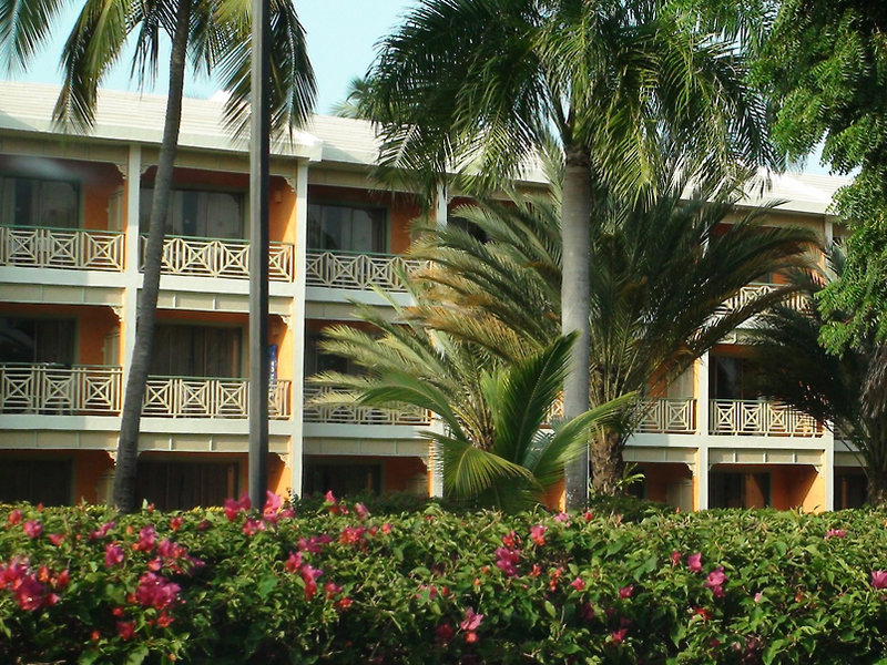 Vik Hotel Cayena Beach