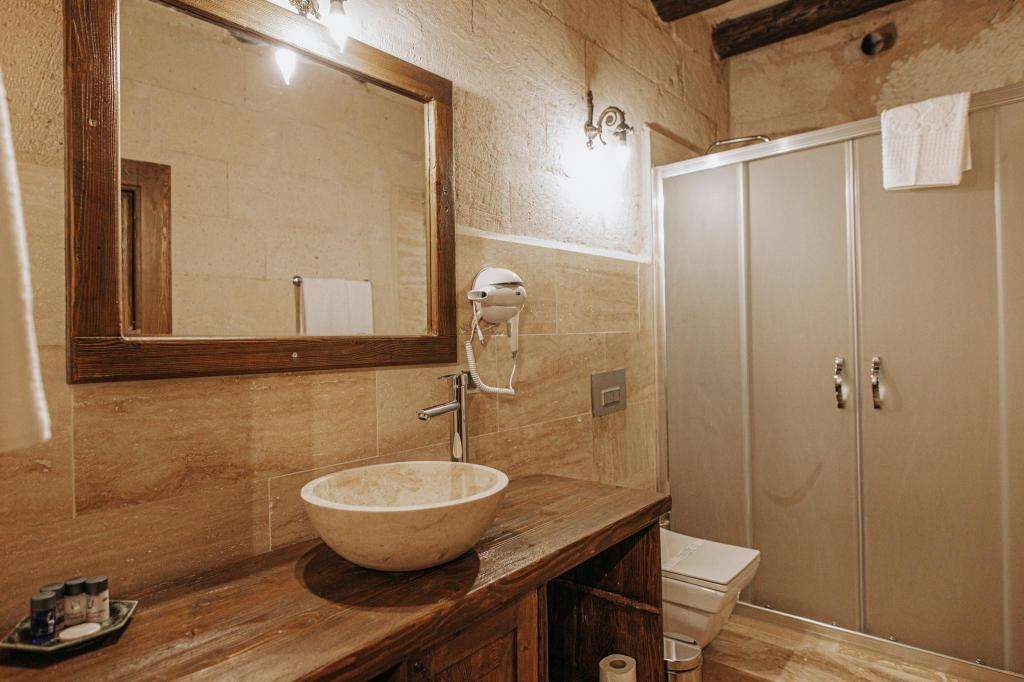Lagania Cave Suites