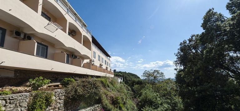 Hotel Ariana