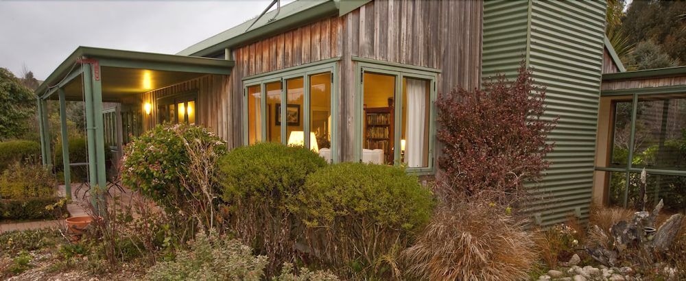 Whakaipo Lodge