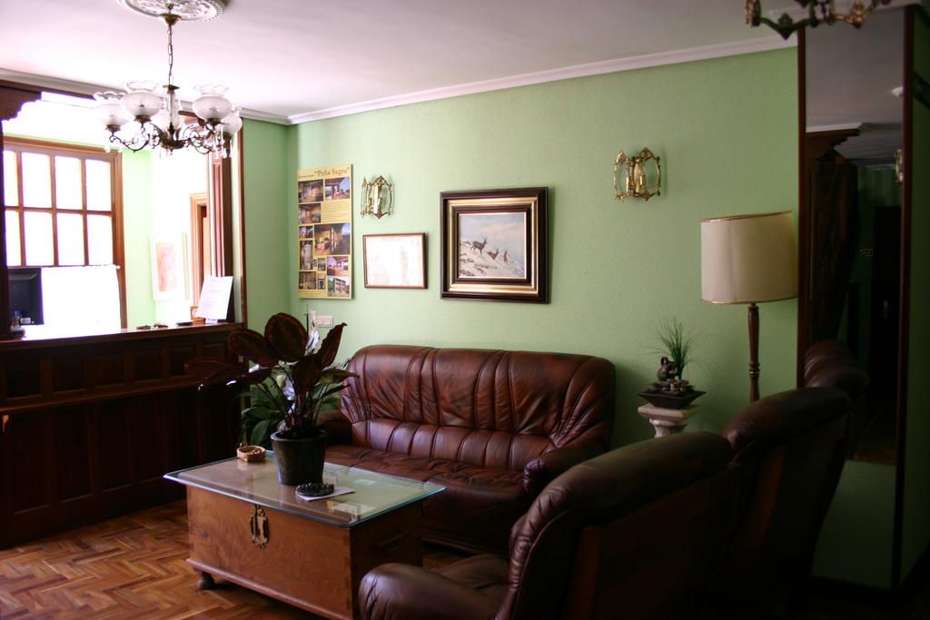 Hosteria Peña Sagra