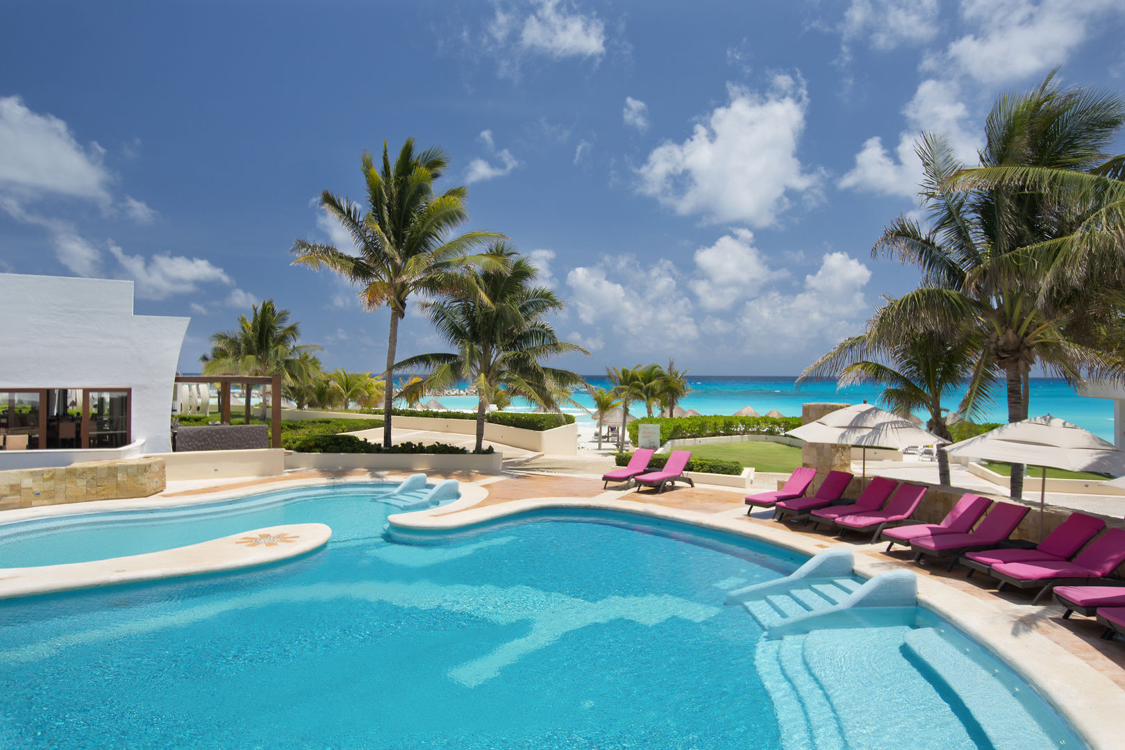 Krystal Grand Cancún