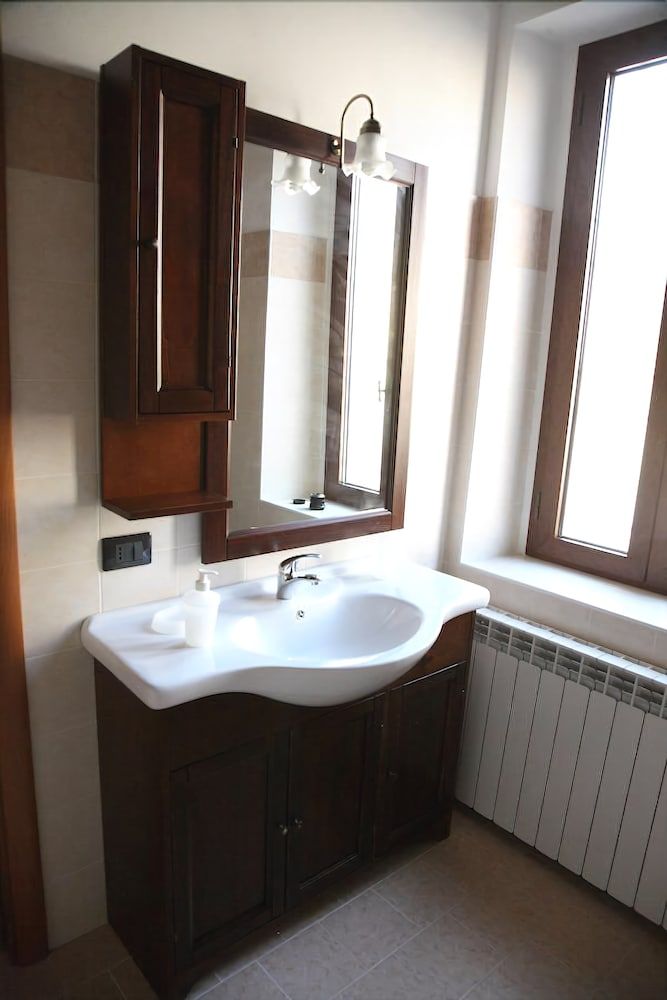 B&B Stradivari