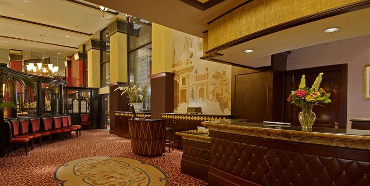 Staypineapple An Iconic Hotel The Loop