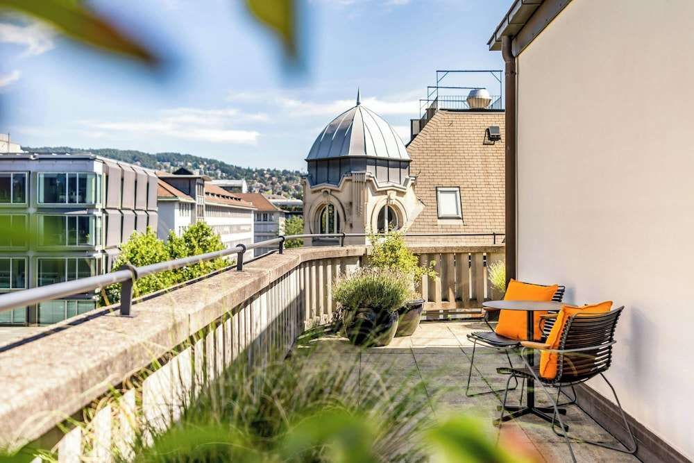 Neues Schloss Privat Hotel Zürich, Autograph Collection