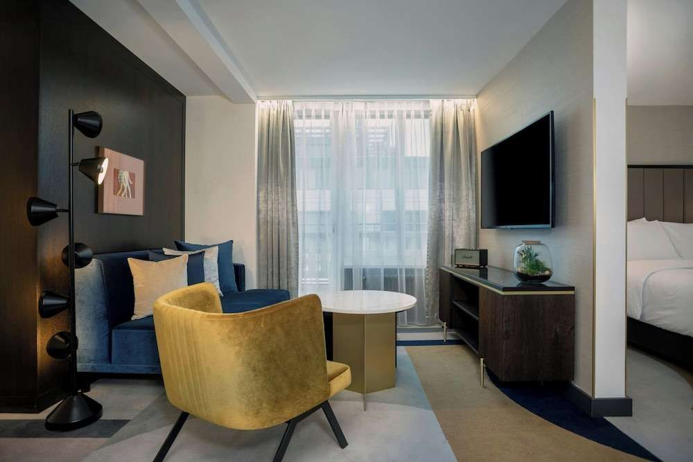 Neues Schloss Privat Hotel Zürich, Autograph Collection