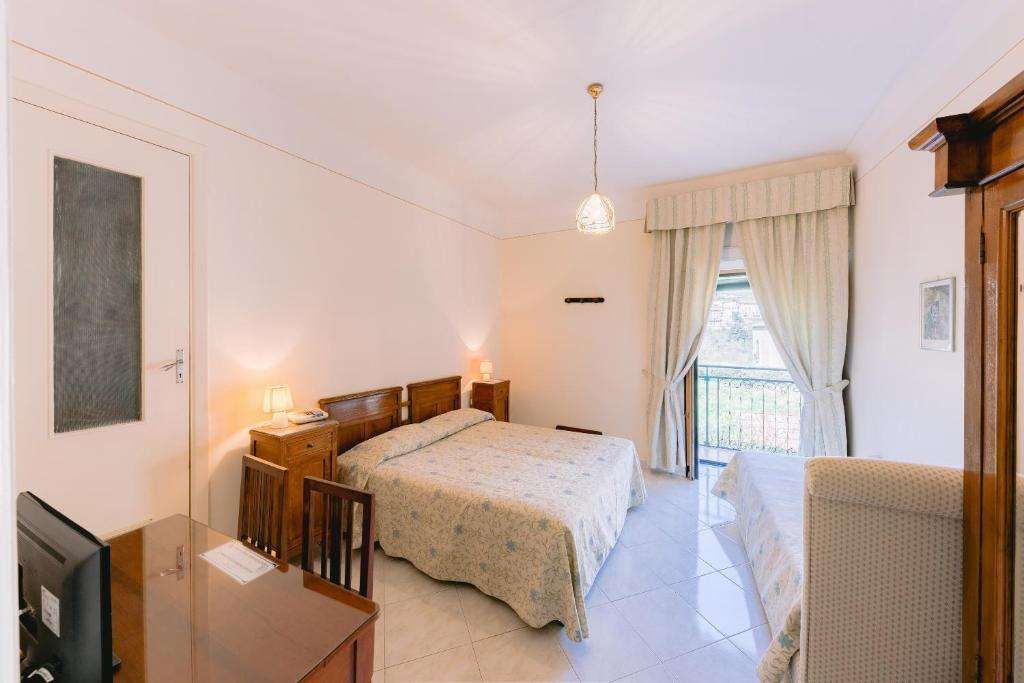Hotel Toro