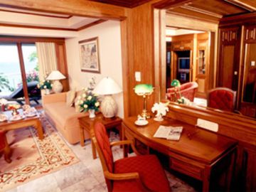 Royal Wing Suites & Spa