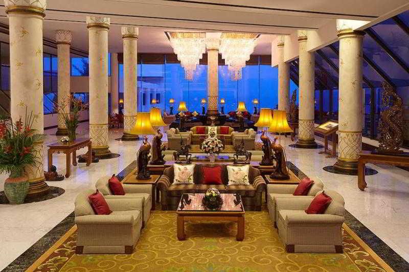 Royal Wing Suites & Spa