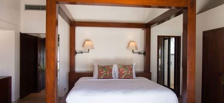 Paradise Beach Nevis