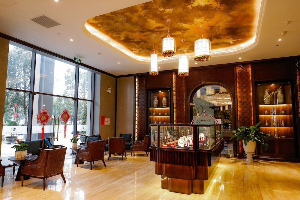 Grand Phoenix Hotel