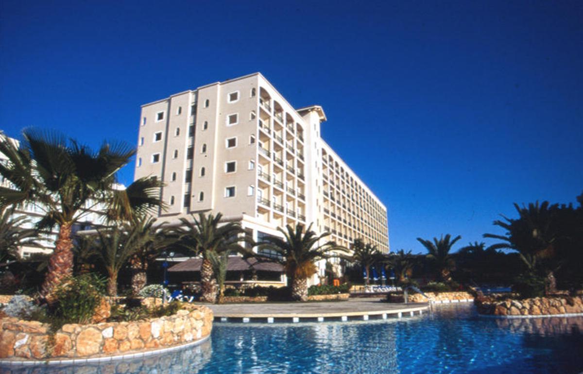 Sandy Beach Hotel & Spa