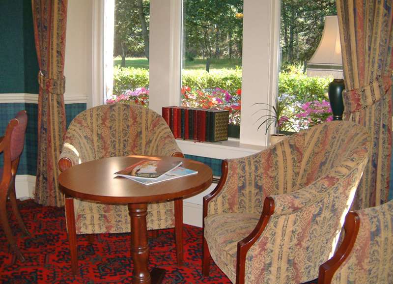 Loch Kinord Hotel