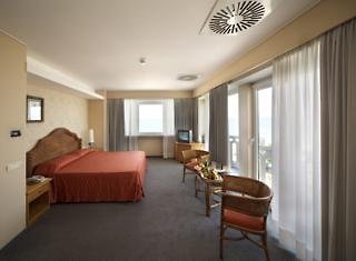 City Hotel