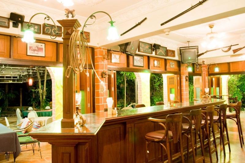 Horseshoe Point Resort & Country Club