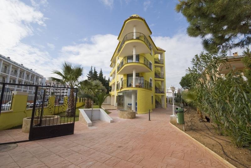 Apartamentos Sol y Mar 3000