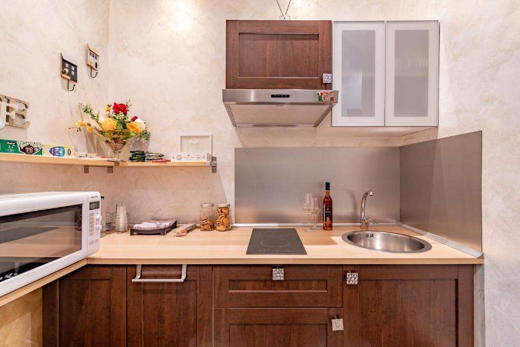 Alis Laura