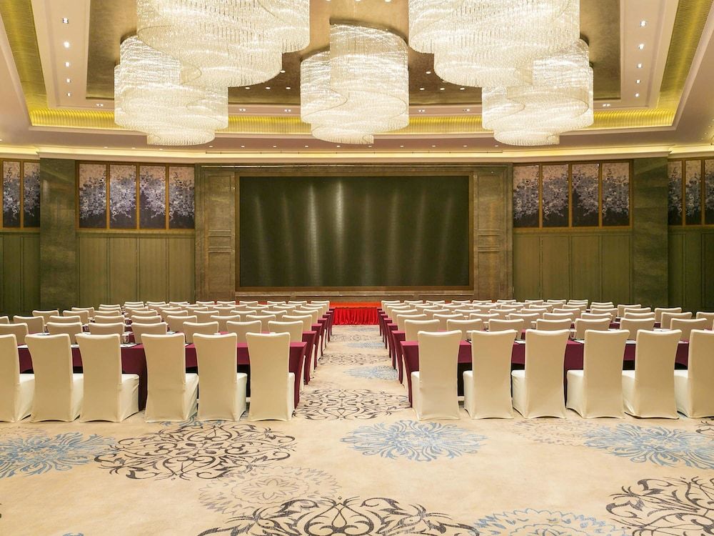 Zhengzhou Qianna Hotel Splendor Donglin Lake