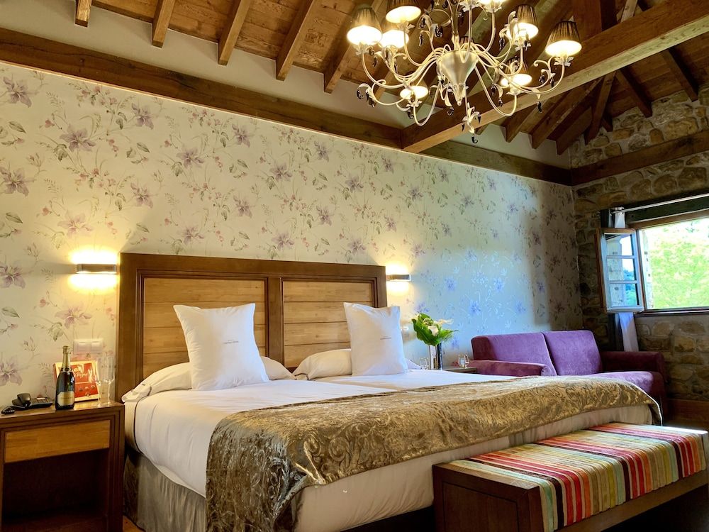 Hotel Suites Valles Pasiegos
