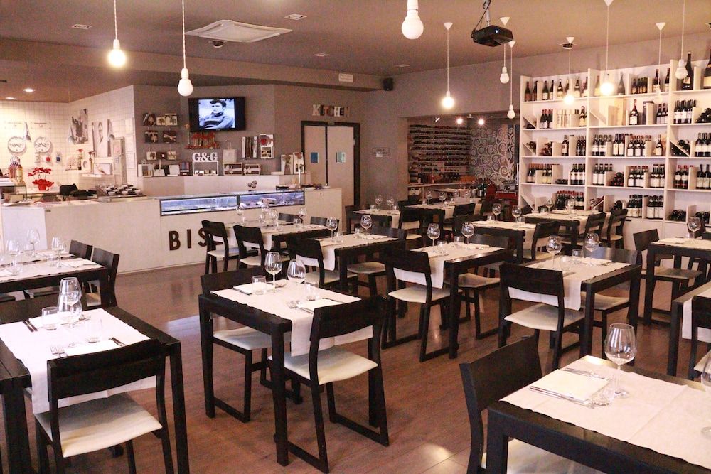 Garibaldi Hotel & Restaurant