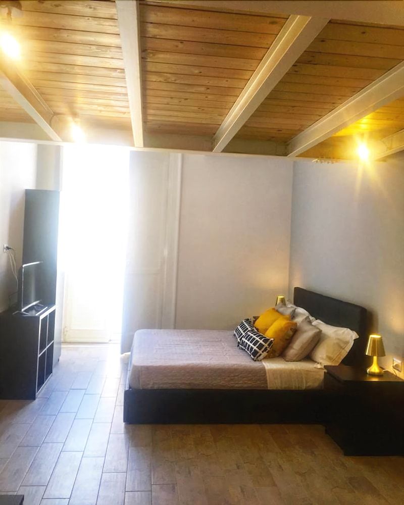 Emyjo Central B&B
