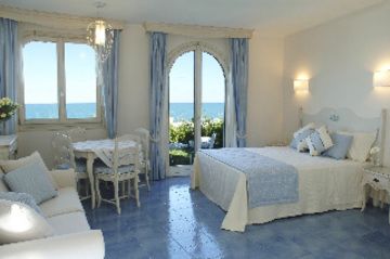 Baia Delphis Resort