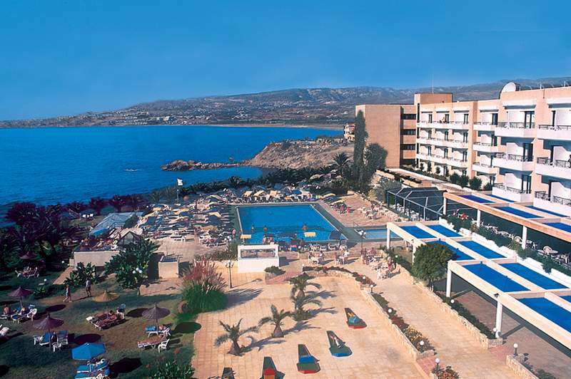 Queen's Bay Hotel
